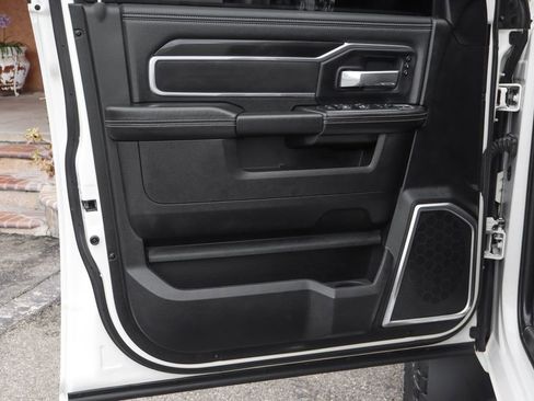 Used 2021 RAM 2500 Laramie w/ Night Edition AWD/4WD image 17
