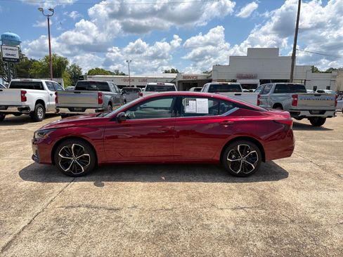 Used 2025 Nissan Altima 2.5 SR AWD/4WD image 3