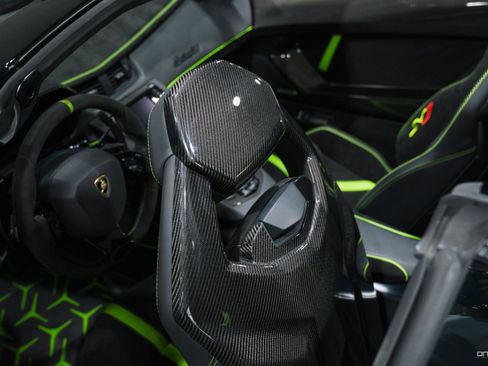 Used 2021 Lamborghini Aventador SVJ image 15