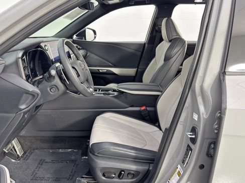 Used 2024 Lexus TX 500h AWD w/ Technology Package image 16