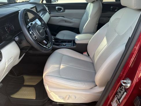 Used 2023 Kia Sorento S FWD image 11