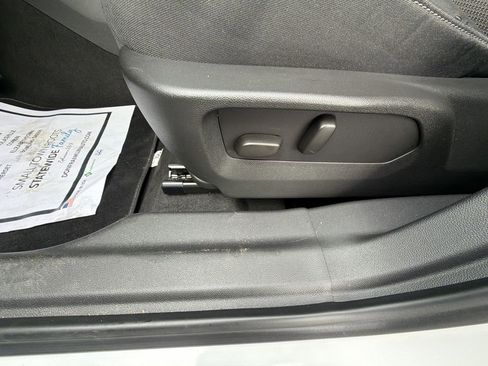 Used 2023 Buick Envision Preferred image 18