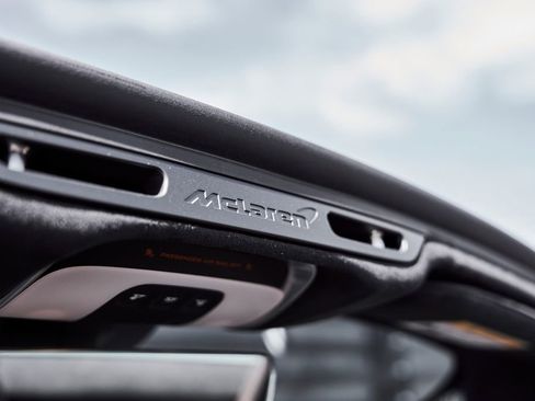 Used 2025 McLaren 750S Spider RWD image 76