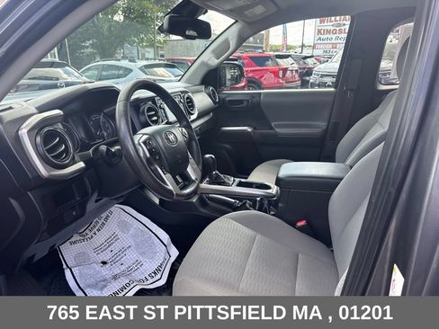 Used 2018 Toyota Tacoma SR5 AWD/4WD image 10