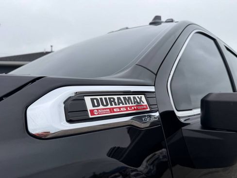 Used 2022 GMC Sierra 2500 Denali w/ Denali Black Diamond Edition AWD/4WD image 10