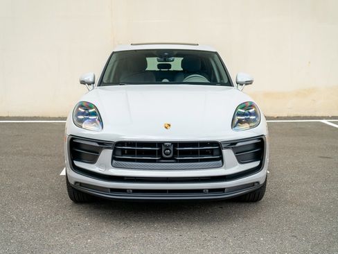 Certified 2026 Porsche Macan image 6