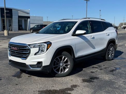 Used 2022 GMC Terrain SLT w/ Infotainment Package II image 4