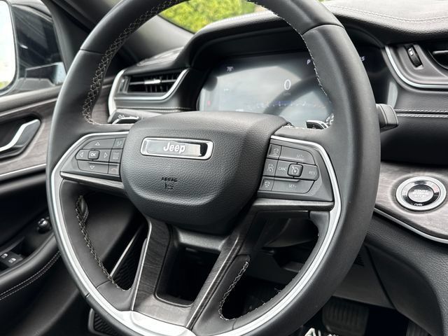 Used 2024 Jeep Grand Cherokee Limited 4xe AWD/4WD image 12