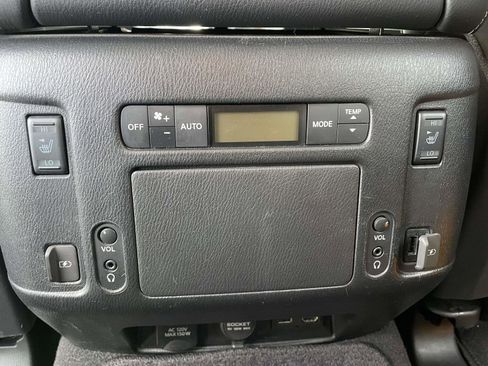Used 2018 Nissan Armada Platinum w/ Captain Seat Package AWD/4WD image 15