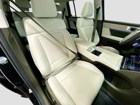 Used 2025 Hyundai Santa Fe Calligraphy FWD image 30
