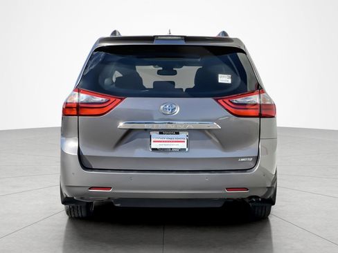 Certified 2020 Toyota Sienna Limited image 4
