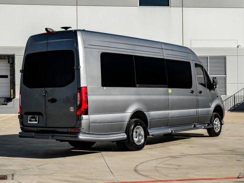 Used 2025 Mercedes-Benz Sprinter 3500 image 13