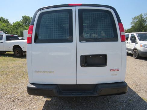 Used 2018 GMC Savana 2500 w/ Driver Convenience Package image 6