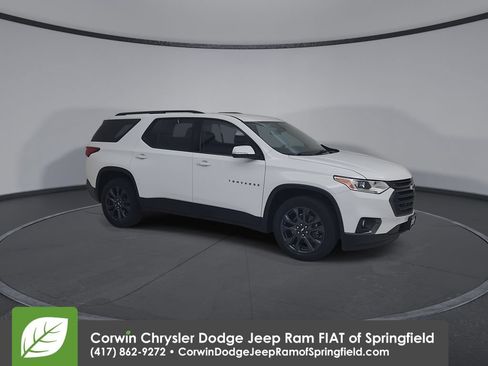 Used 2021 Chevrolet Traverse RS w/ LPO, Floor Liner Package FWD image 2
