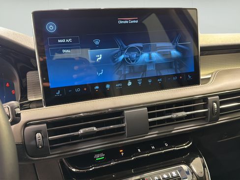 Used 2025 Lincoln Corsair FWD image 20