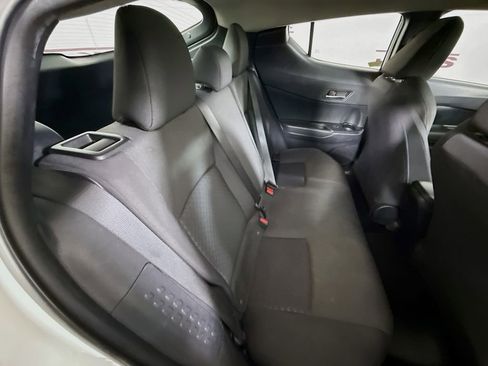 Used 2020 Toyota C-HR LE image 27