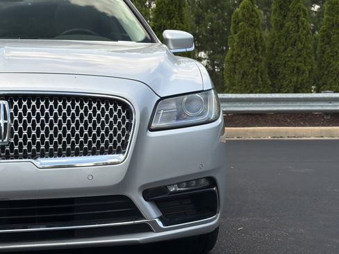 Used 2019 Lincoln Continental Select FWD image 21
