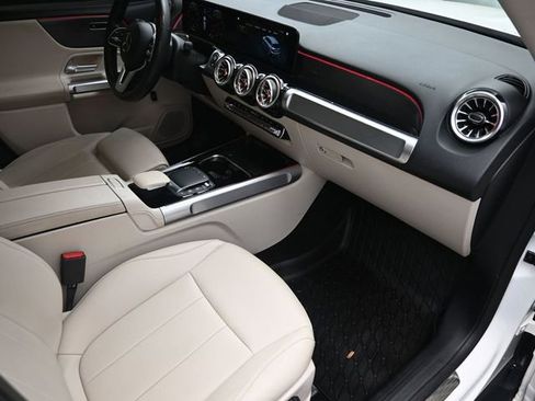 Used 2022 Mercedes-Benz GLB 250 GLB 250 image 38