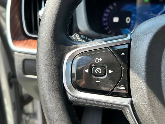 Certified 2023 Volvo XC60 B5 Plus w/ Climate Package AWD/4WD image 13