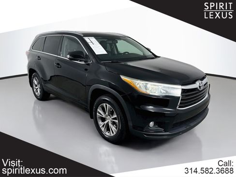 Used 2015 Toyota Highlander XLE AWD/4WD image 1