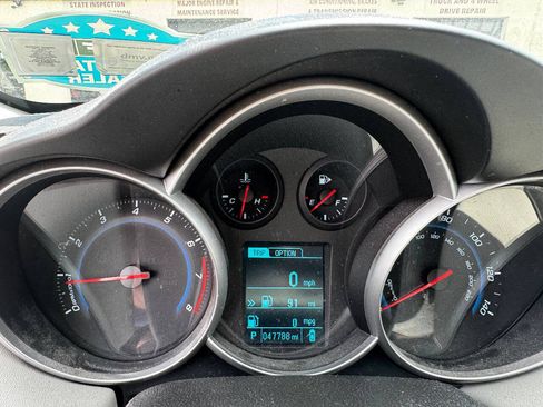 Used 2014 Chevrolet Cruze LT FWD image 5