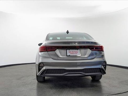 Used 2024 Kia Forte LXS FWD image 7
