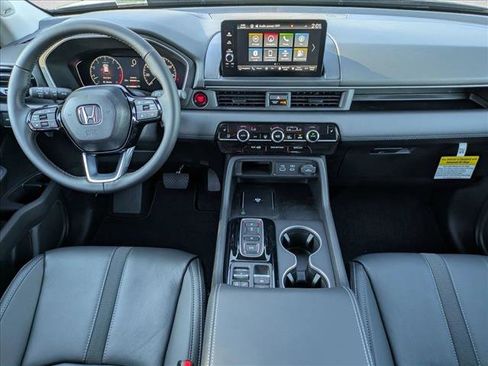 New 2025 Honda Pilot Touring image 15