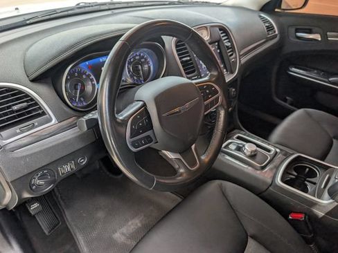 Used 2021 Chrysler 300 Touring w/ Sport Appearance Package RWD image 9