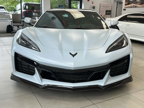 Used 2023 Chevrolet Corvette Z06 image 2