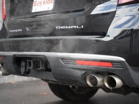 Used 2021 GMC Yukon Denali w/ Denali Premium Package image 14