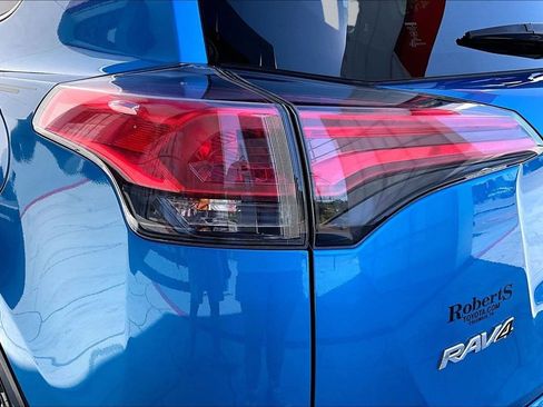 Certified 2018 Toyota RAV4 XLE FWD image 22