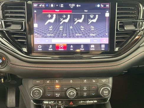 Used 2024 Dodge Durango GT AWD/4WD image 15
