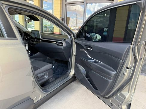 Used 2021 Toyota C-HR LE image 22