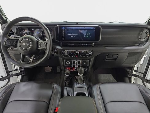 Used 2025 Jeep Wrangler Unlimited Rubicon 392 AWD/4WD image 10