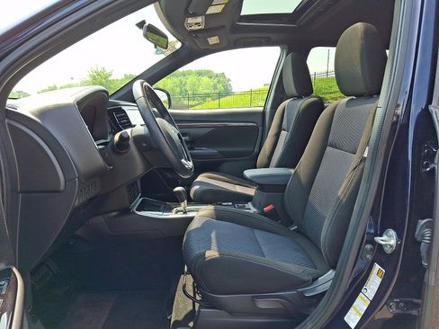 Used 2018 Mitsubishi Outlander LE AWD/4WD image 14