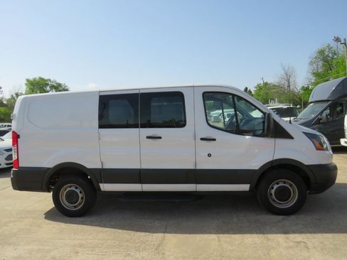 Used 2017 Ford Transit 250 130 Low Roof RWD image 4