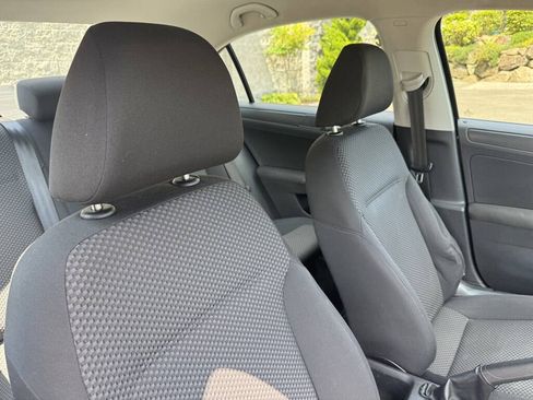 Used 2011 Volkswagen Jetta Sedan FWD image 18