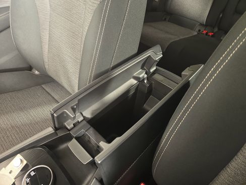 Used 2023 Nissan Rogue SV image 25