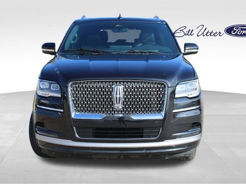 Used 2024 Lincoln Navigator L Premiere image 2