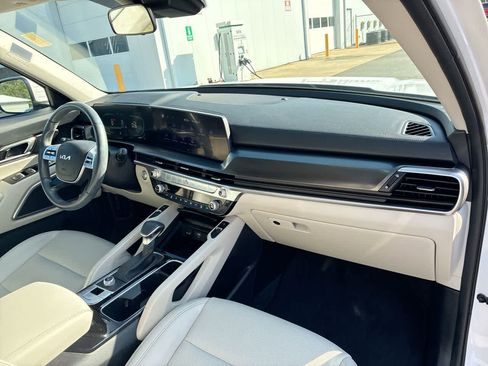 Used 2025 Kia Telluride S FWD image 30