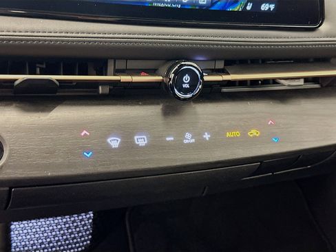 Used 2024 Nissan Ariya AWD image 24