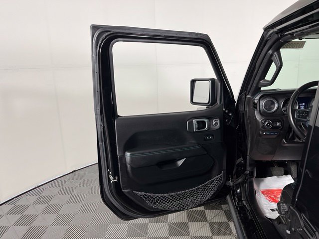 Used 2023 Jeep Wrangler Unlimited Rubicon 4xe w/ Steel Bumper Group AWD/4WD image 15