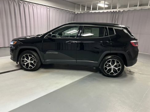 Used 2024 Jeep Compass Limited image 4