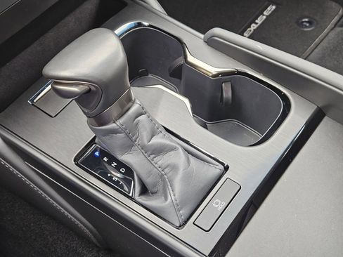 Used 2025 Lexus ES 350 w/ Accessory Package (Z2) FWD image 19