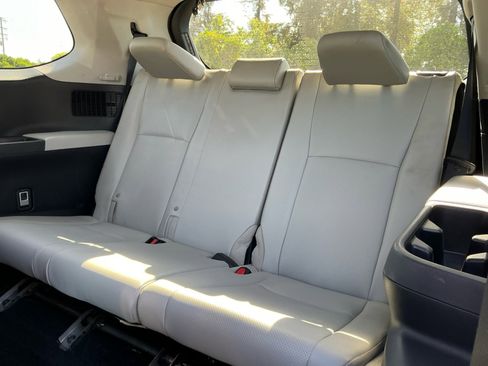 Used 2024 Toyota Grand Highlander AWD image 27