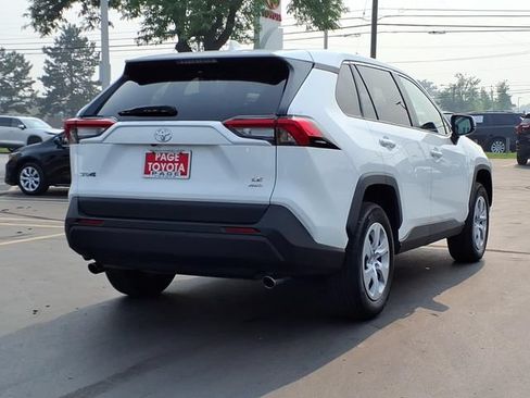 Used 2024 Toyota RAV4 LE AWD/4WD image 4