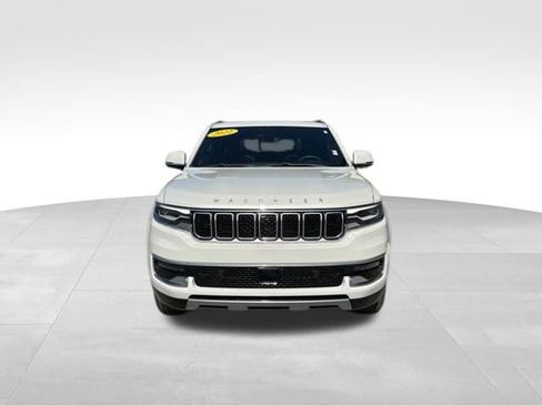 Used 2022 Jeep Wagoneer Series III w/ Premium Group I image 2