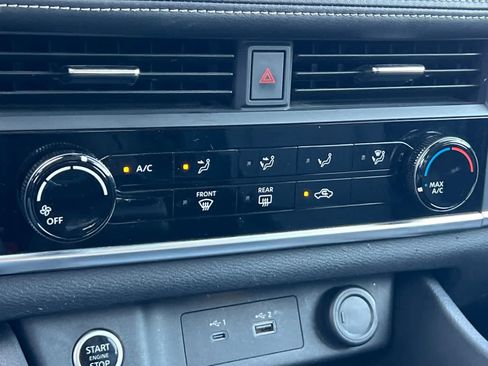 Used 2021 Nissan Rogue S image 22