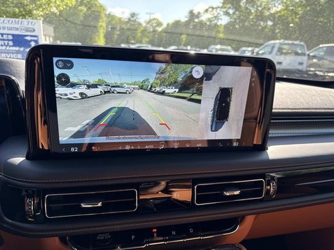 Used 2025 Lincoln Aviator Black Label AWD/4WD image 23