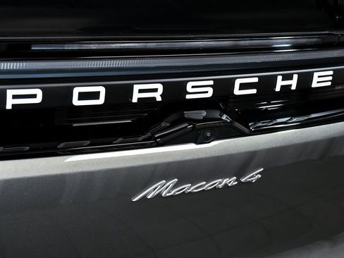 Used 2025 Porsche Macan 4 Electric image 91